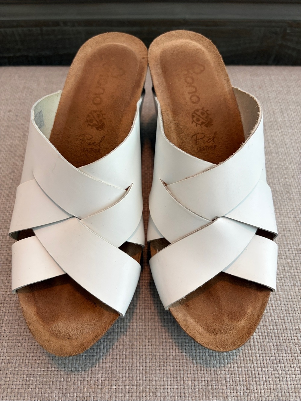 Yokono white leather sandals, size 39 (8).